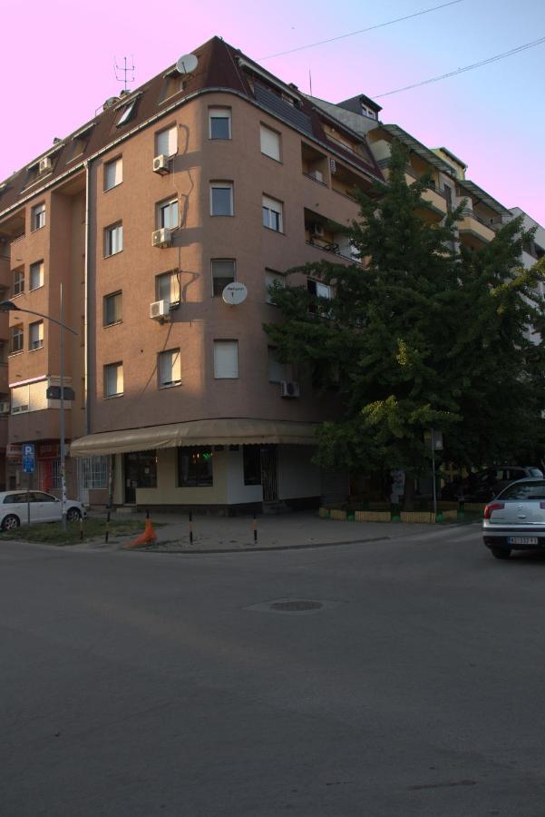 Novi Sad Apartman Tenigo Экстерьер фото